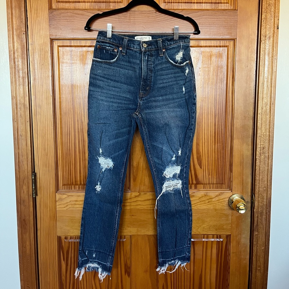 Abercrombie & Fitch High Rise Skinny Jeans / Dark Ripped Wash